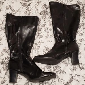 Predictions wide calf boots size 10